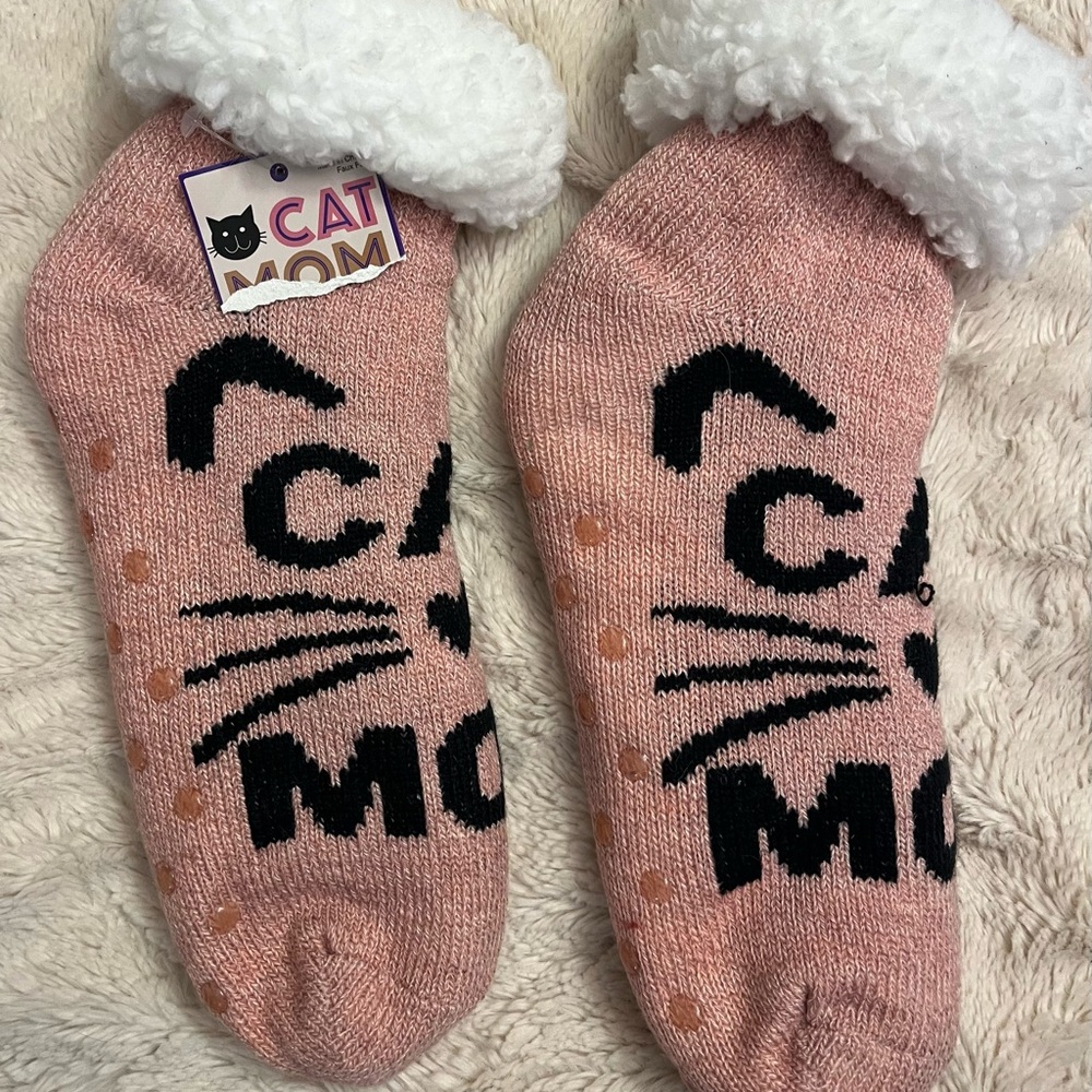 One pair of CAT MOM slipper socks shoe size 4-10
